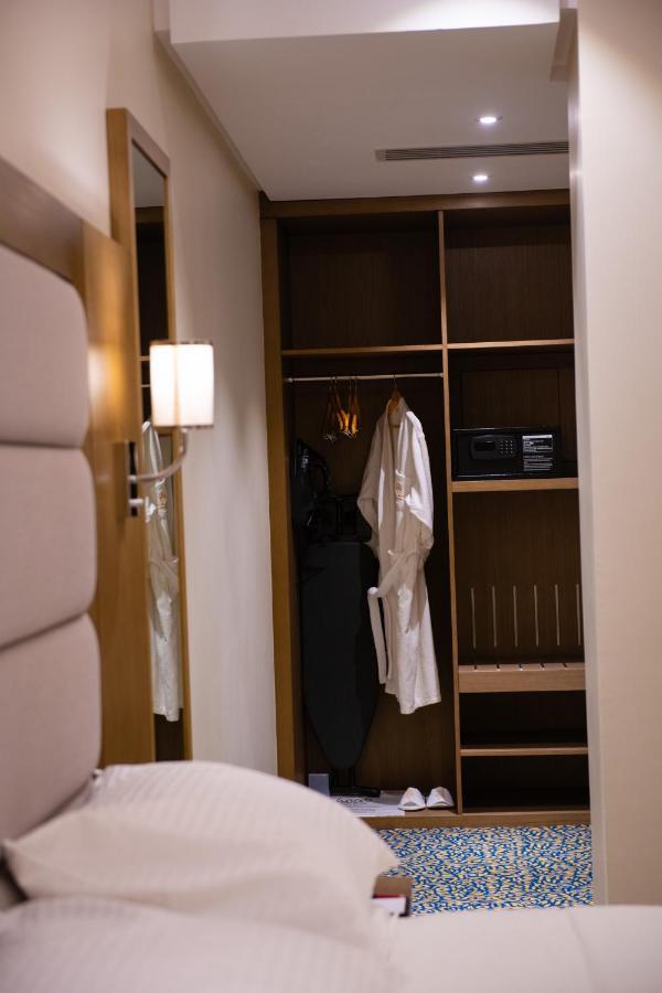 Rozana Hotel Маскат Екстериор снимка