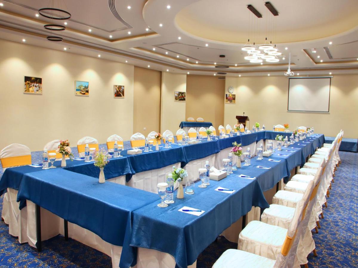 Rozana Hotel Маскат Екстериор снимка