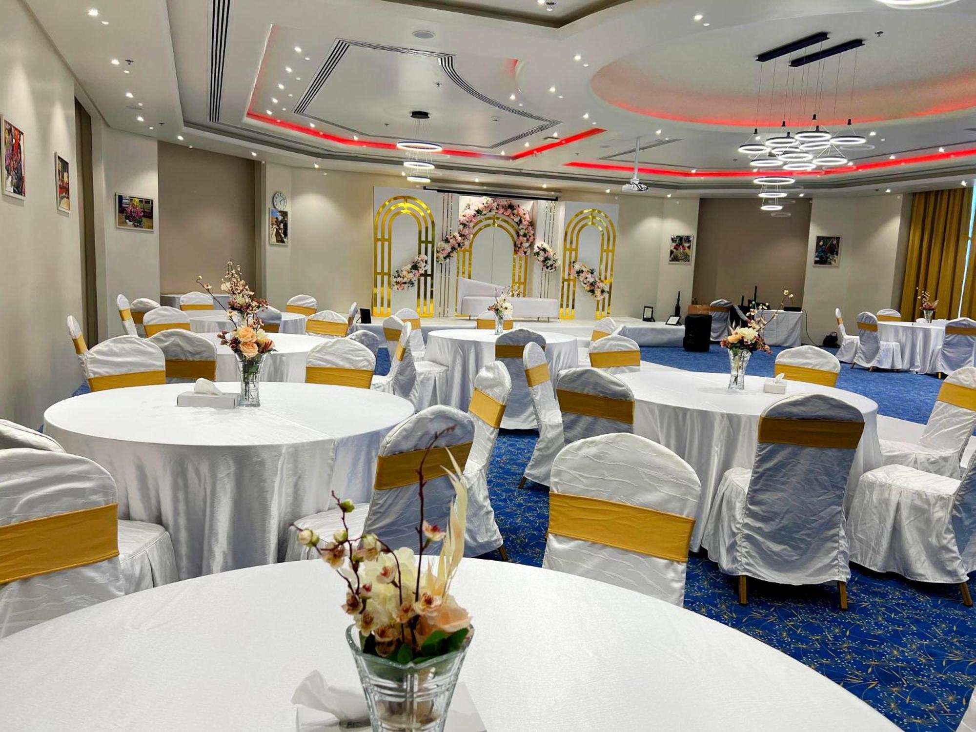 Rozana Hotel Маскат Екстериор снимка