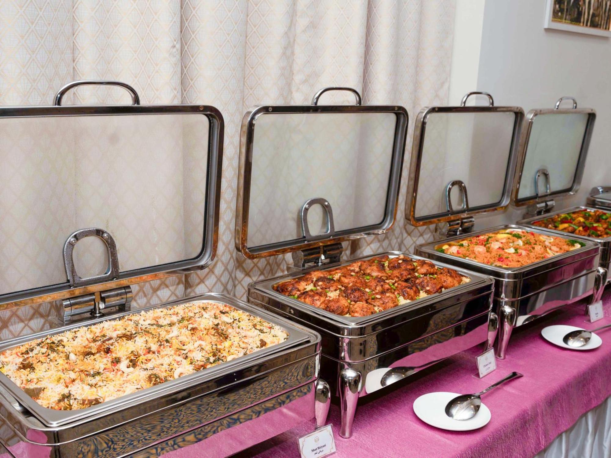 Rozana Hotel Маскат Екстериор снимка
